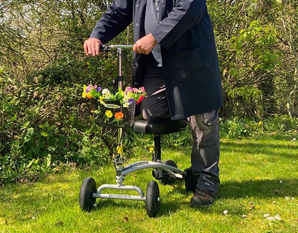 Knee Walkers A Simple Guide to Your Mobility Aid Options-2